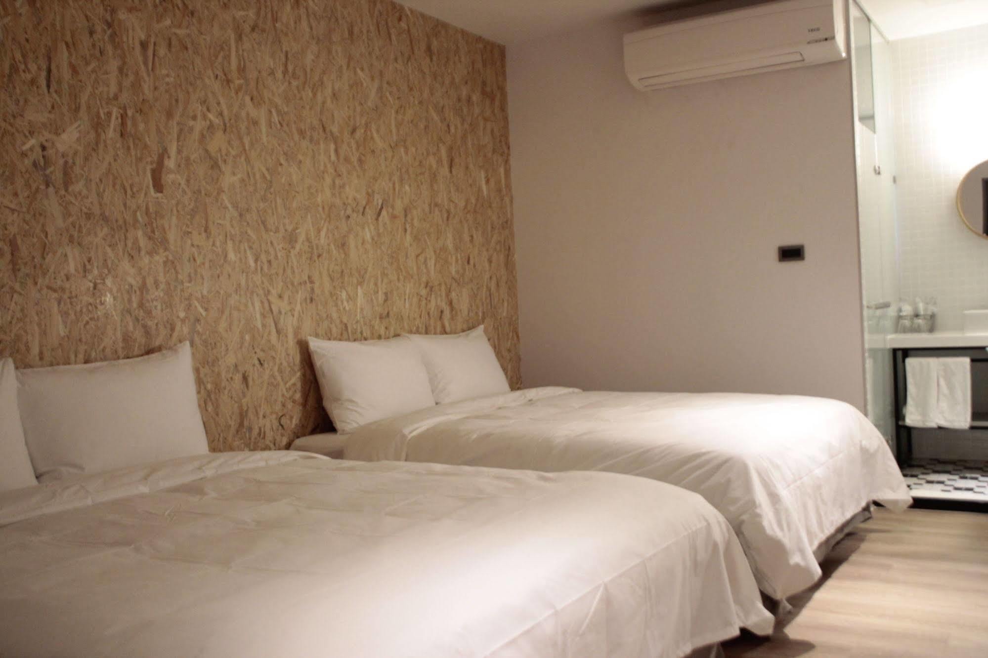 Let'S Hostel Каосюн Екстериор снимка